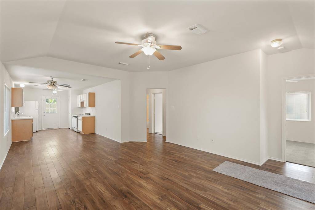 The open floorplan is great for entertaining.