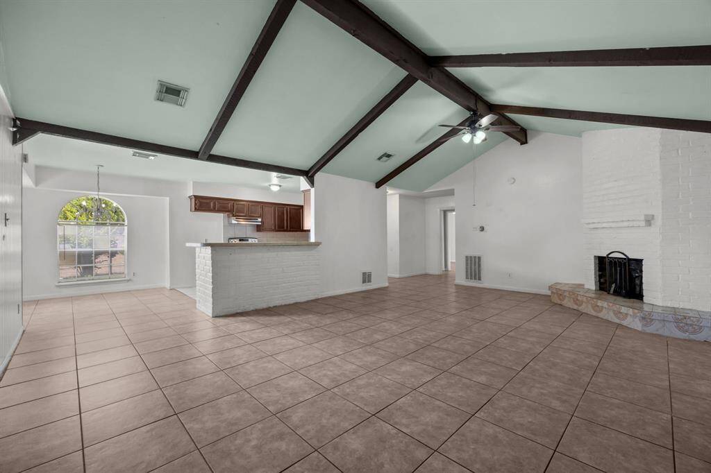 Valuted ceilings with beams