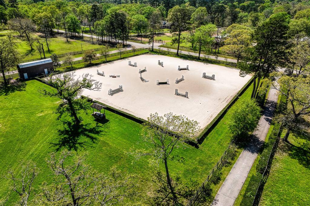 Special sand footing in outdoor ring