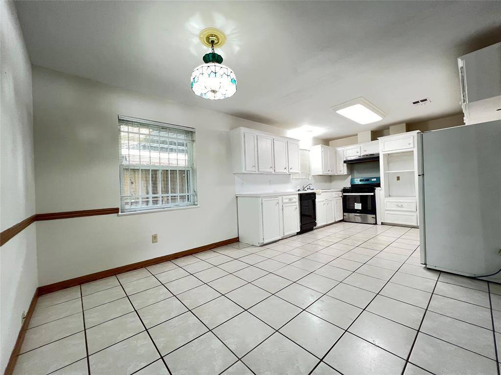 kitchen and dinning room