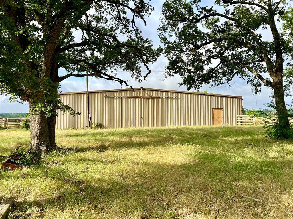 XL Shop and Storage