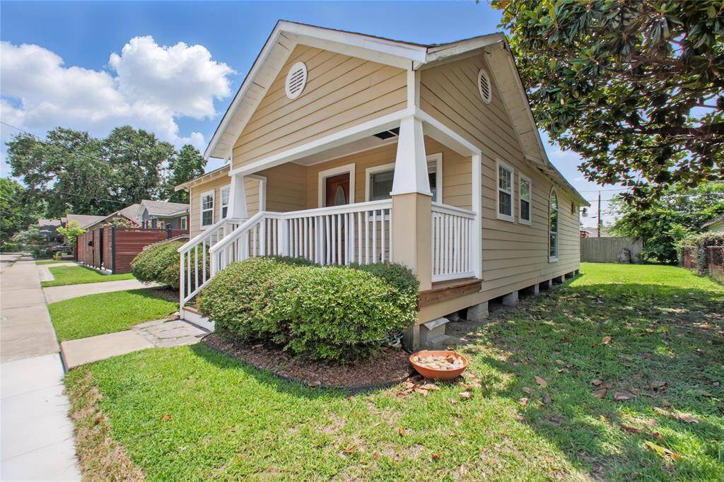 Details matter - especially when it comes to home maintenance. Exterior is hardi-plank! The perfect push back on Houston weather!