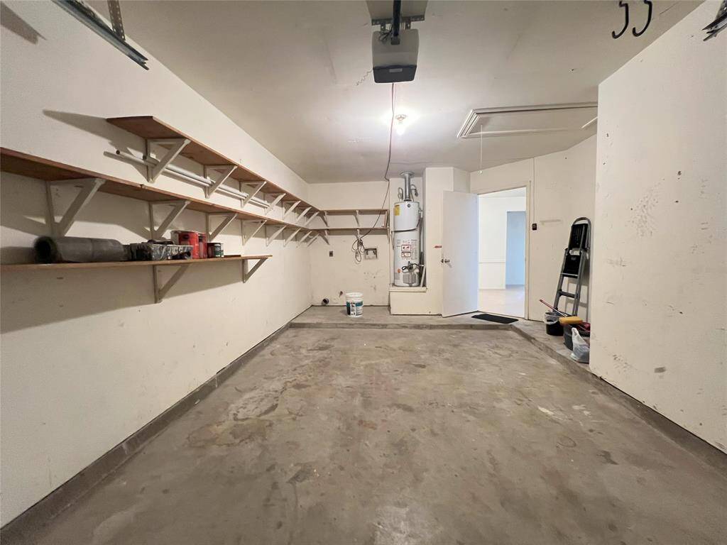 Garage, washer and dryer hook up