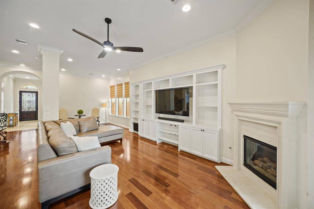 Included are built-in ceiling speakers & additional speaker pre-wiring.
