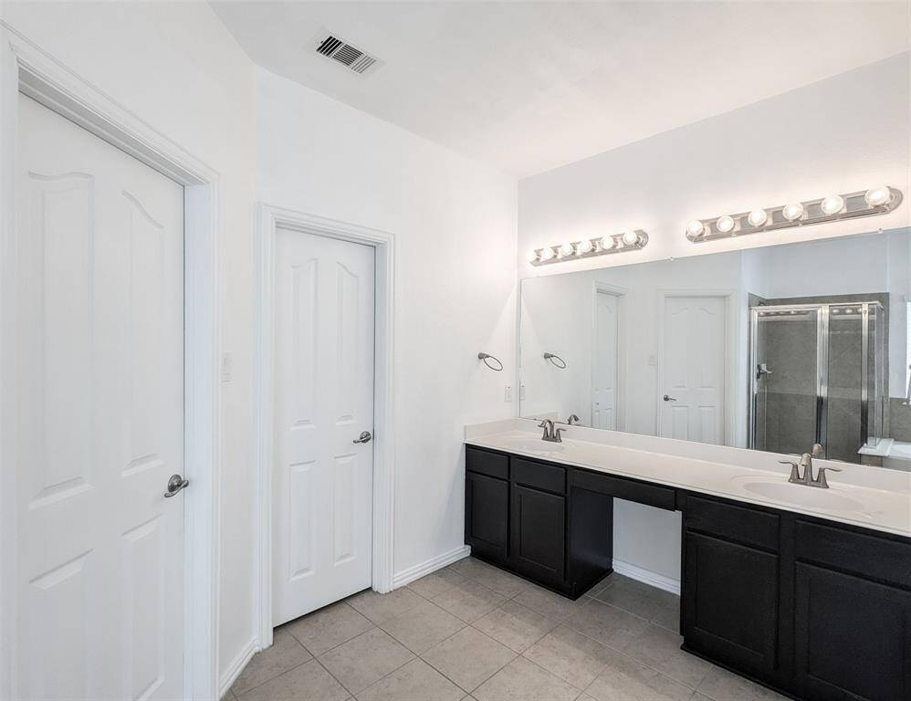 Double vanities in the large master bath