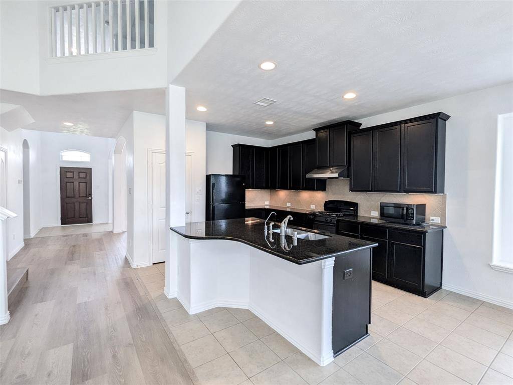 Open concept design - Kitchen open to the family room