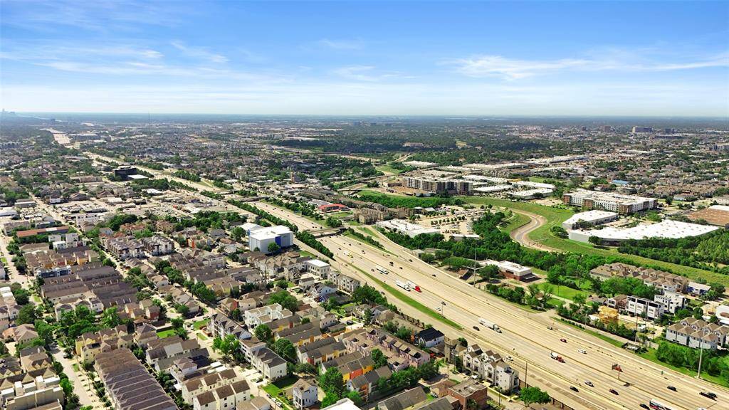 Close to major freeways 610 & I-10