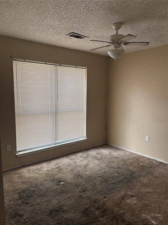 Bed 2 has ceiling fan