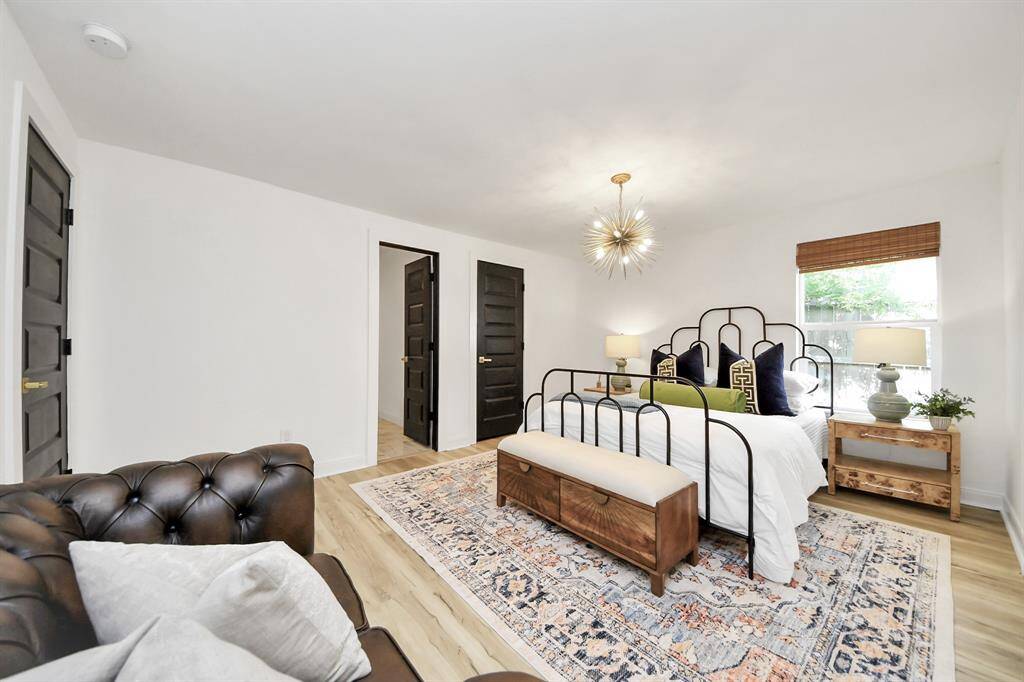 A large window graces the room,allowing natural light in!