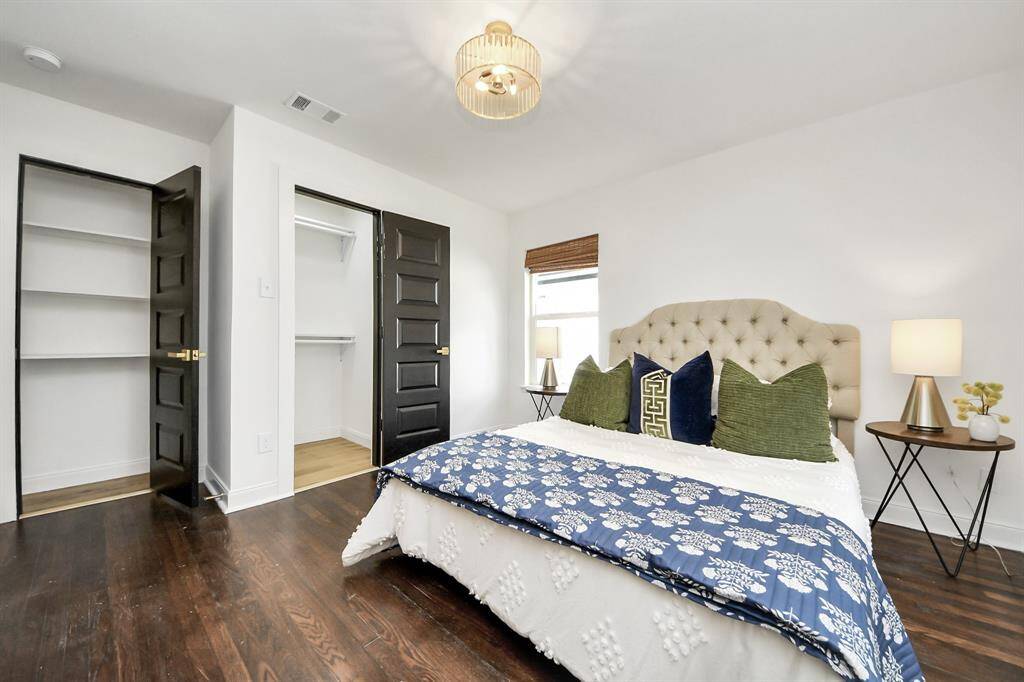 The secondary bedroom has 2 closets!