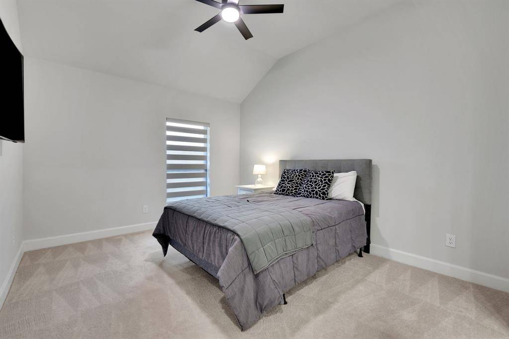 Secondary bedroom