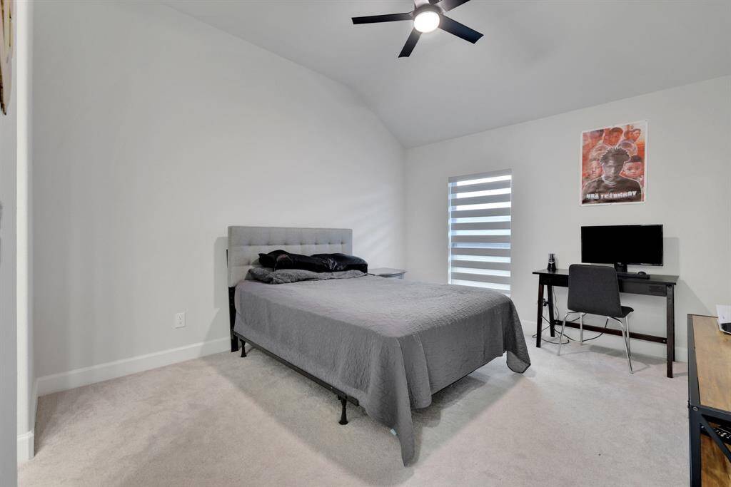 Secondary bedroom