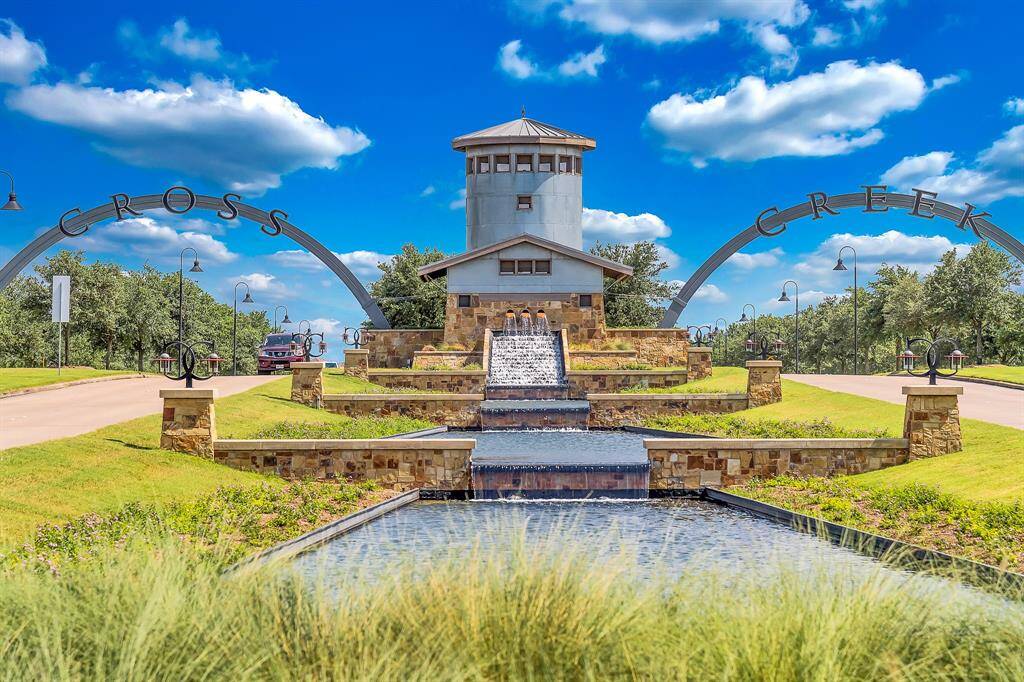 Entrance to Cross Creek Ranch
