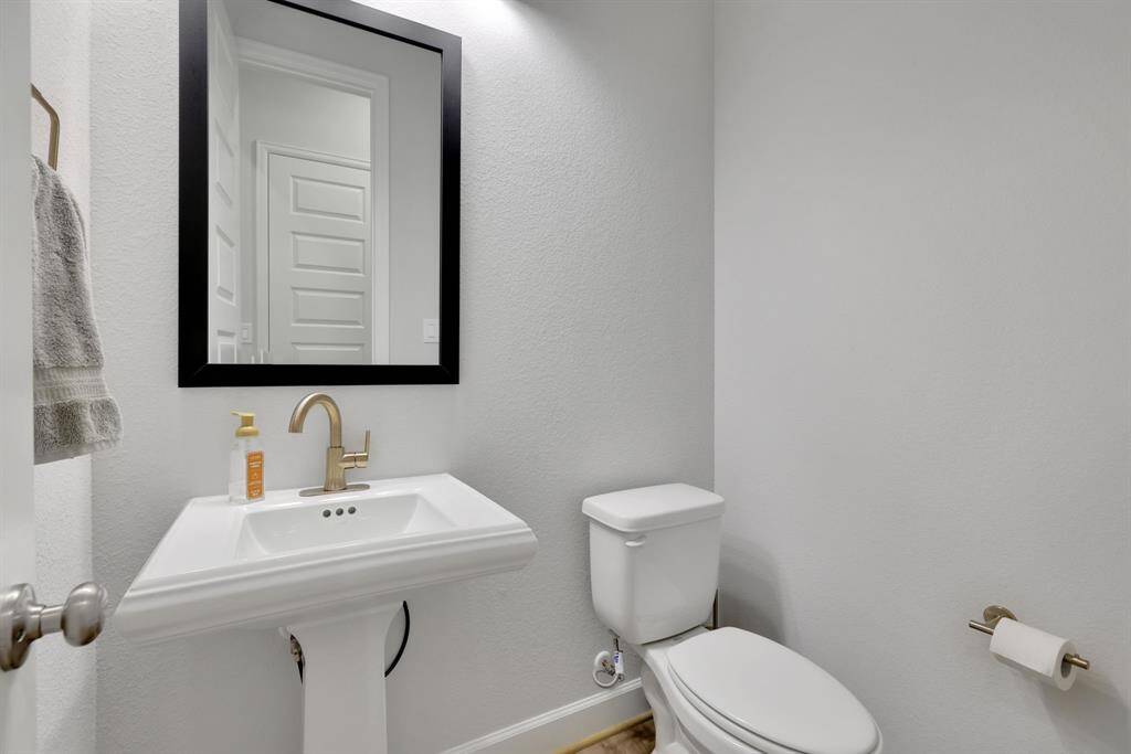 1/2 bath