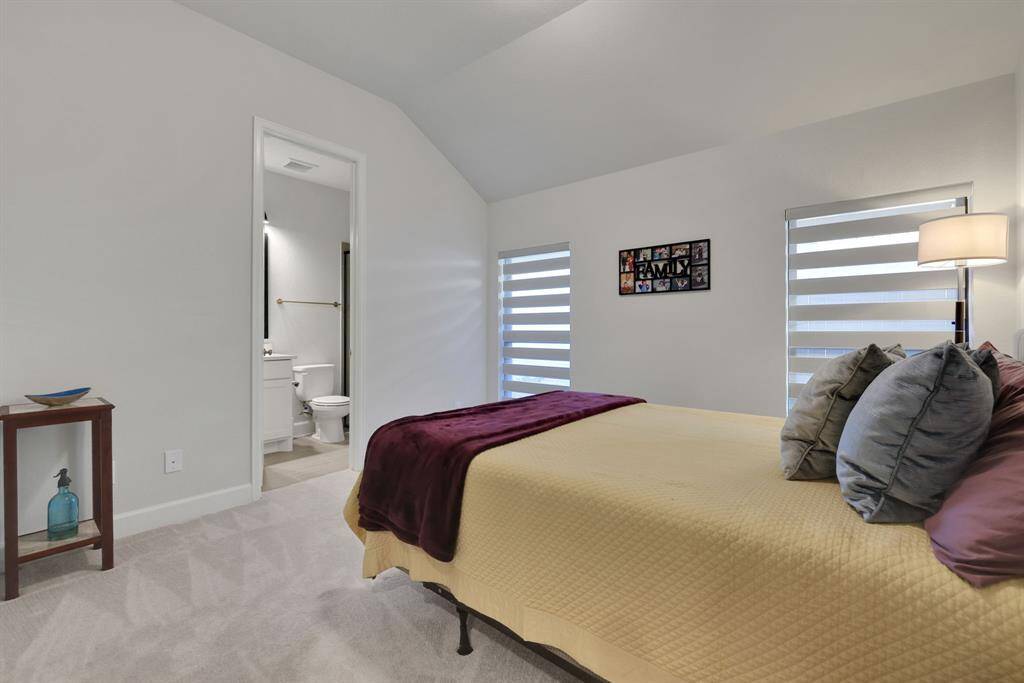 Secondary bedroom