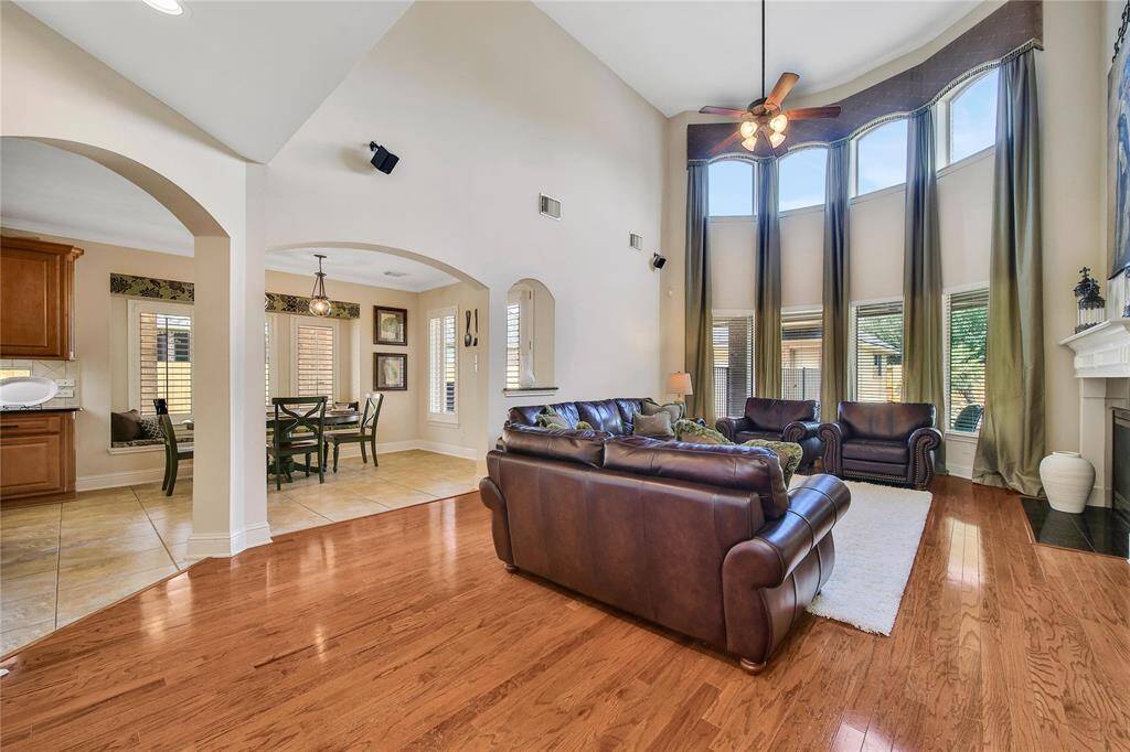 Living, Breakfast and Kitchen area flow easily into one another.