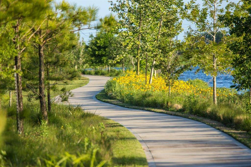 Winding through the gently rolling hills and along the lakes and waterways of Cross Creek Ranch are miles of hike-and-bike trails to explore and enjoy.    Trails also include:  Small rest areas with shaded park benches  Convenient doggy bag stations  Diverse wildlife and ever-changing wildflowers.  WELCOME HOME TO NATURE...and Reason #10 of why you will love this house and all the CCR has to offer!