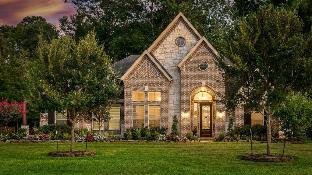 Exquisite landscaping and nightscape lighting.