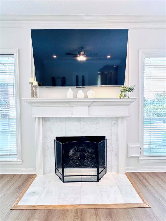 The fireplace was checked and serviced recently and has a new white marble surround! The Smart TV (75 inch!) stays with a full price offer!