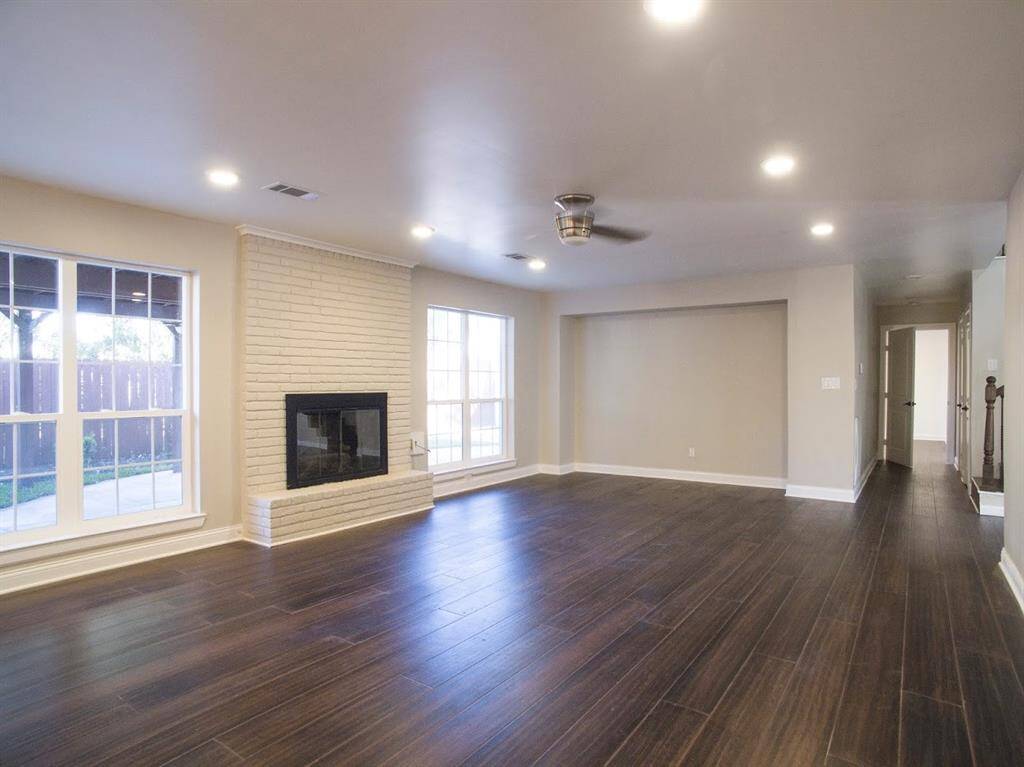 Fireplace with huge windows! At the end master bedroom is waiting for us.
