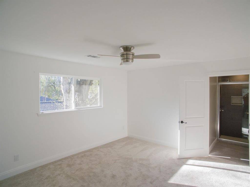 Bedroom 2 with its own bathroom. Perfect for your teen or your guests or your parents who need to stay with you.