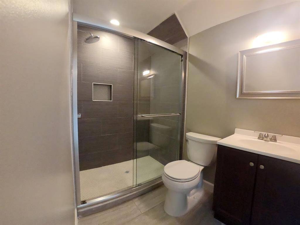 Bedroom 2's bathroom. GROHE rainshower. Perfect for your teen or guests.