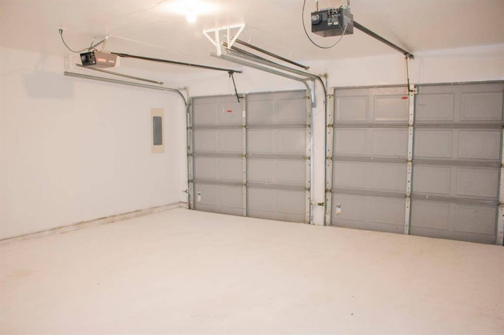 2 car garage. yes we sheetrocked it and painted it.