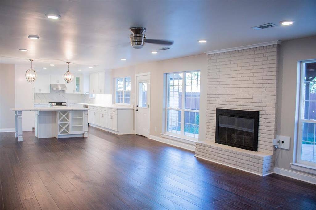 Lovely Kitchen once more.