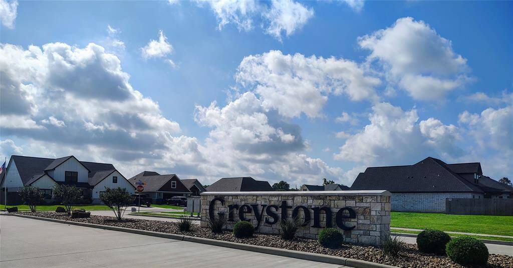 Charming and Prestigious Greystone Subdivision