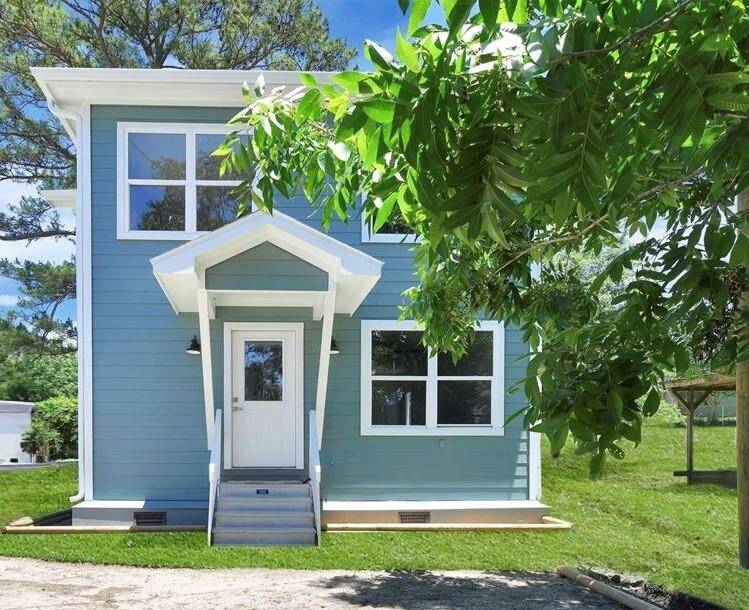 Darling home located in Impala Woods Subdivision.