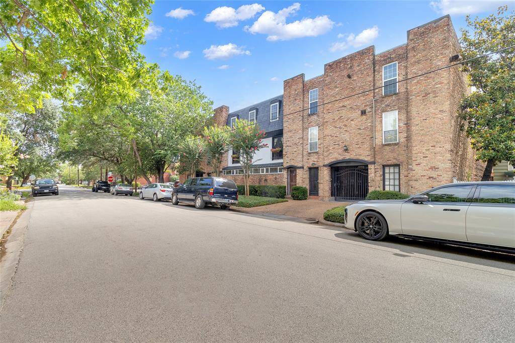 Charming city condo nestled in a quiet neighborhood, offering the perfect blend of urban convenience and peaceful living.