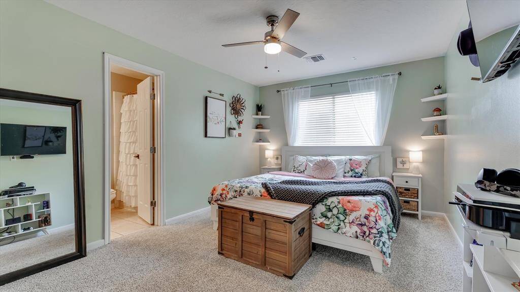 2nd bedroom with en-suite access to the upstairs bathroom.