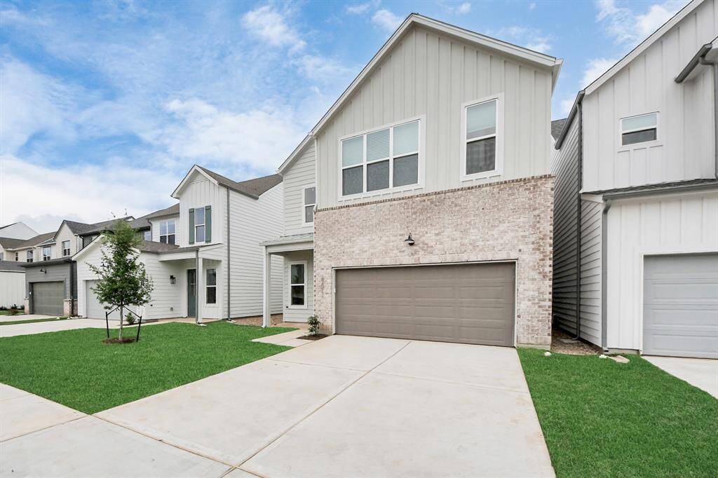 Enjoy Modern Living, New Construction home with a distinctive neighborhood feel and maintenance free lifestyle in Gated Community nestled in the inviting city of Richmond, TX! Luxury spacious 2-car garage+2-vehicle driveway & private backyard! Easy access to Westpark Tollway,Grand Parkway 99,I-10,conveniently near LaCenterra,restaurants,bars & shopping!Close to major employers throughout Houston’s Energy Corridor and neighboring cities of Katy,Fulshear,Sugar Land&Houston.Highly Rated Lamar Consolidated ISD.