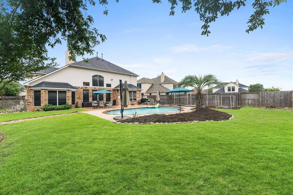 Oversized lot shines through in this photograph!!!