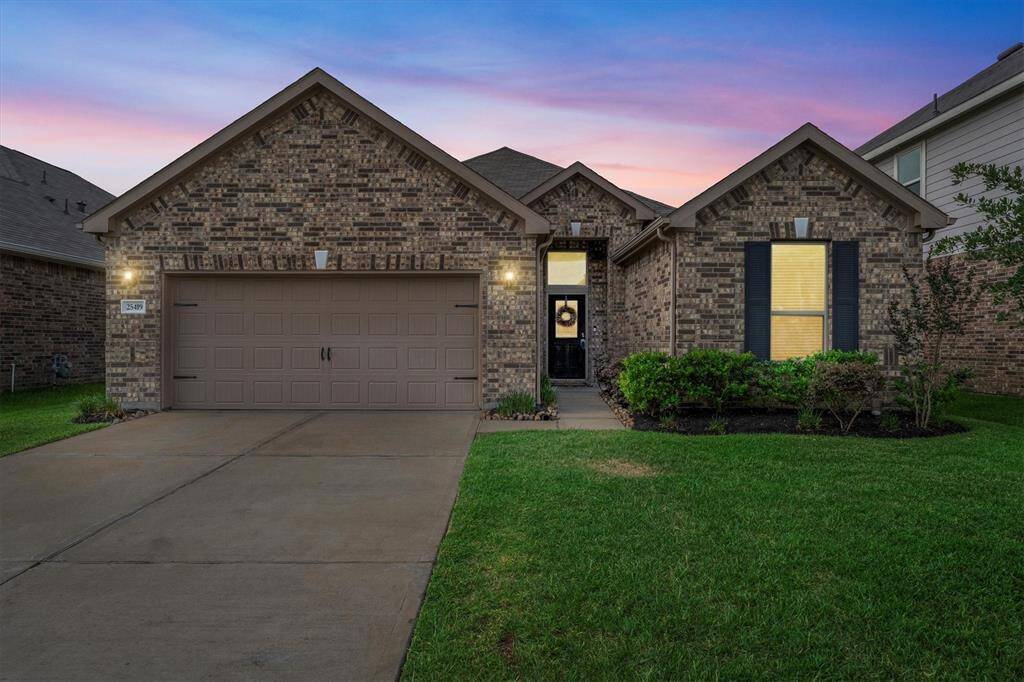 25419 Whitehaven Gate Street, Katy, Texas 77493