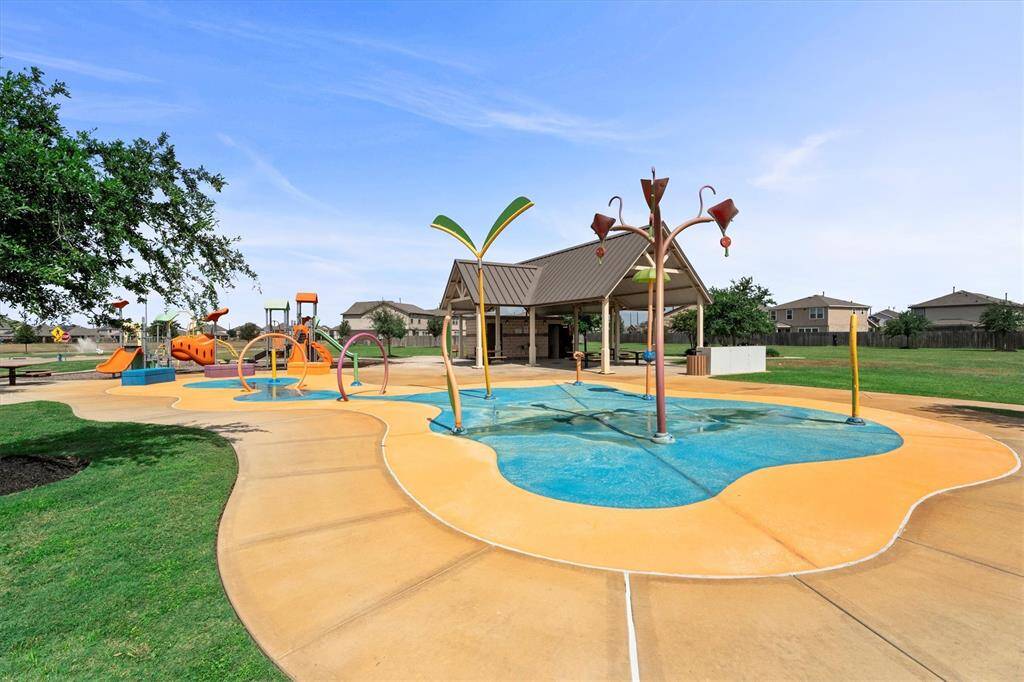 Another view of the Subdivision Splash pad with covered picnic area.