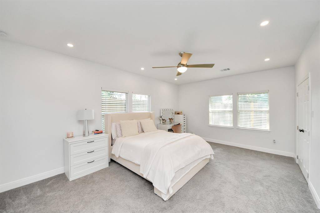 Oversized bedroom 2.