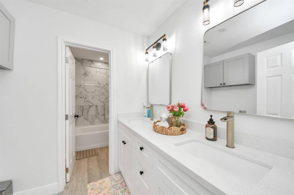 Bathroom 2.