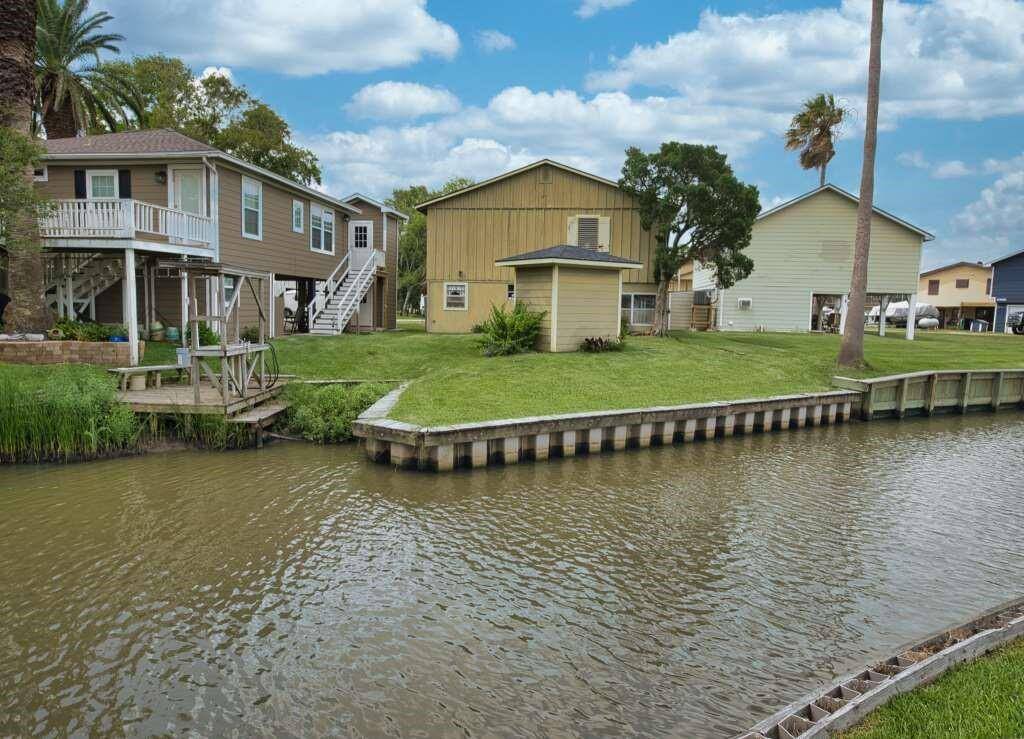 Canal Home with a Vinyl Bulkhead