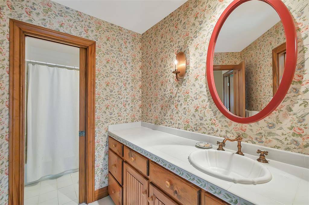 Secondary bathroom