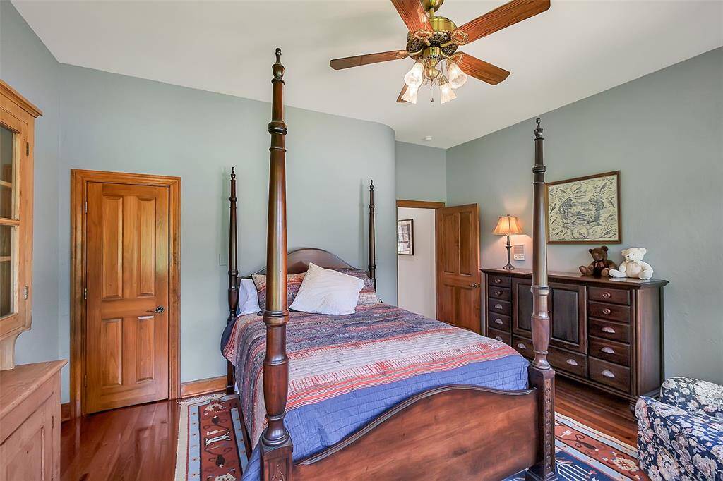 Another view of a secondary bedroom