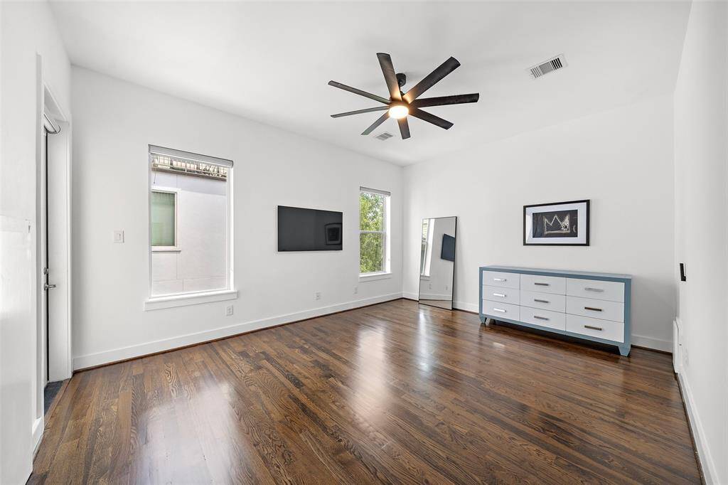 3rd Floor: Primary Suite
