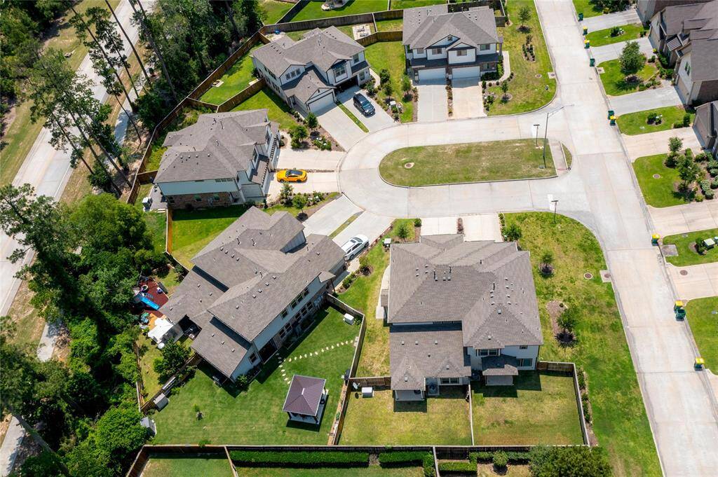 Corner premium lot, fully fenced yard and covered patio