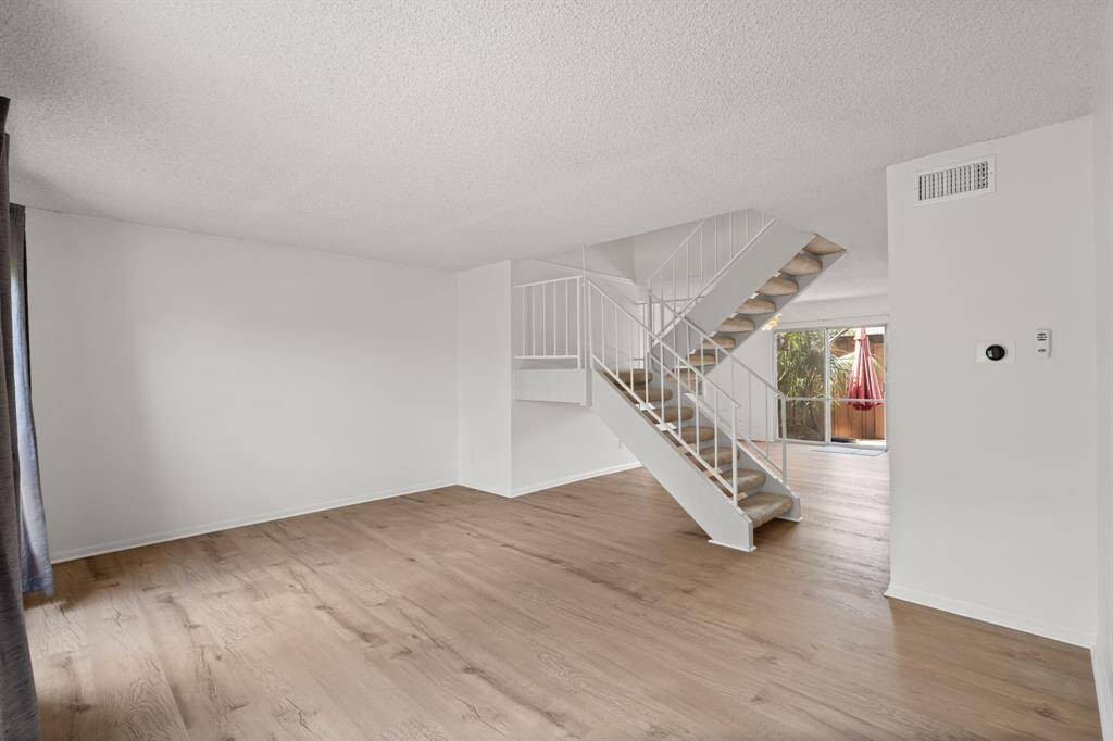Enjoy a welcoming entry way with lots of natural light.