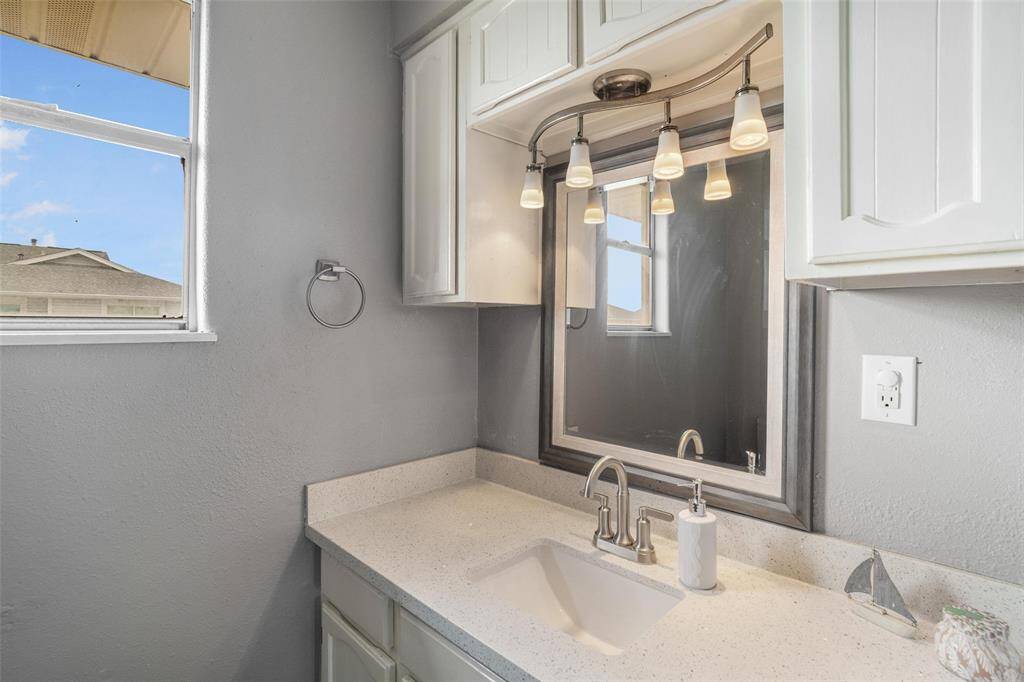 Bathroom vanity