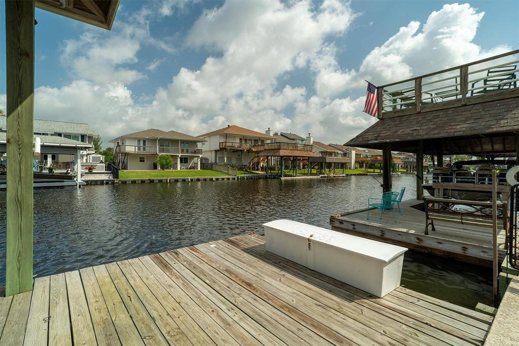 Large dock with plenty of room for fishing or relaxing in the evenings
