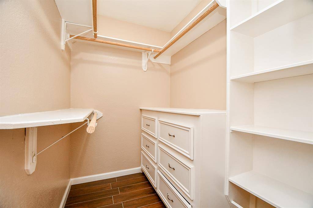 WIC of primary bedroom
