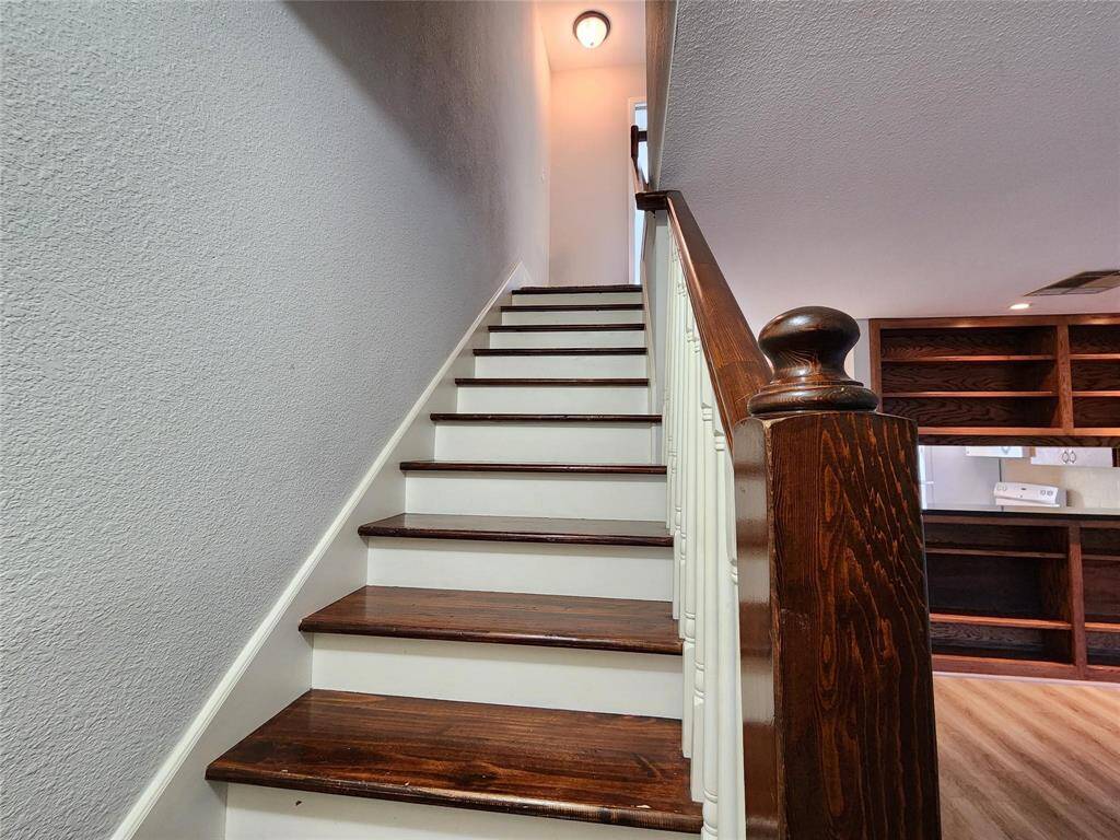 View walking in the door, with tons of natural light.