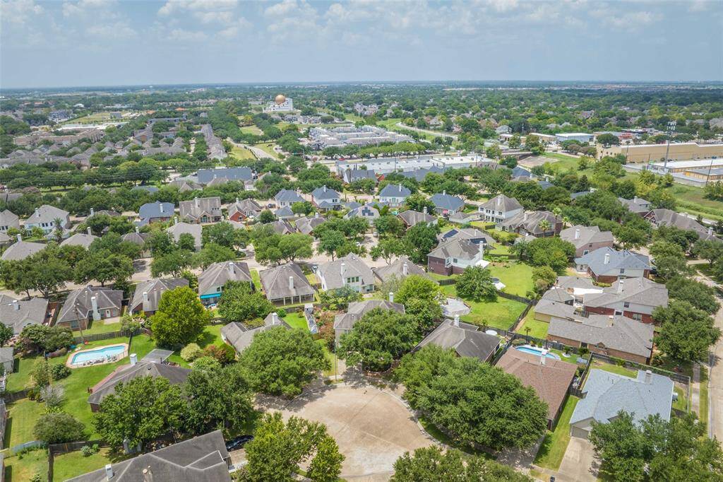 Short commute to Westheimer & the Energy Corridor