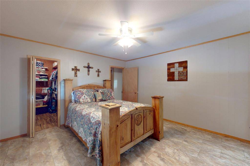 Hard floors throughout, ceiling fans in every room.